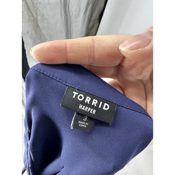 Torrid Plus Size 3X Women V-neck Harper Shirt Blouse Navy Blue Semi Sheer 35-24 - Picture 4 of 9